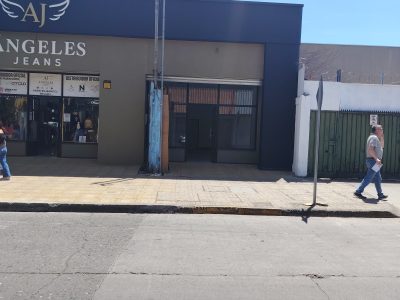 Local Comercial en calle Rengo