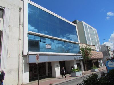 Edificio Comercial Completo