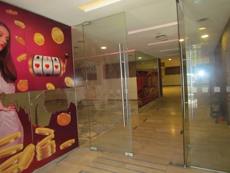 Edificio Comercial Completo