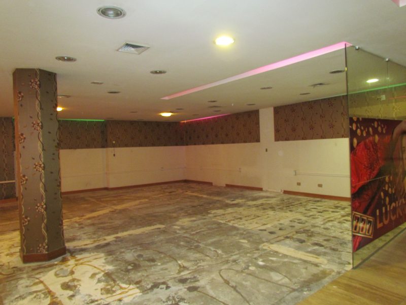 Edificio Comercial Completo