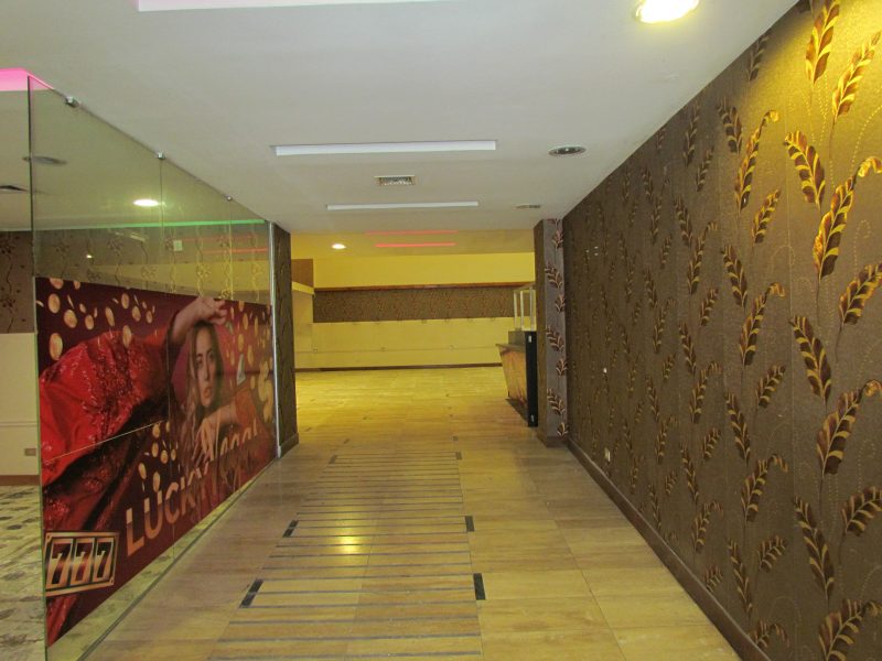 Edificio Comercial Completo