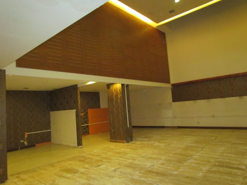 Edificio Comercial Completo