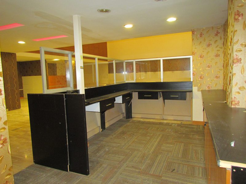 Edificio Comercial Completo