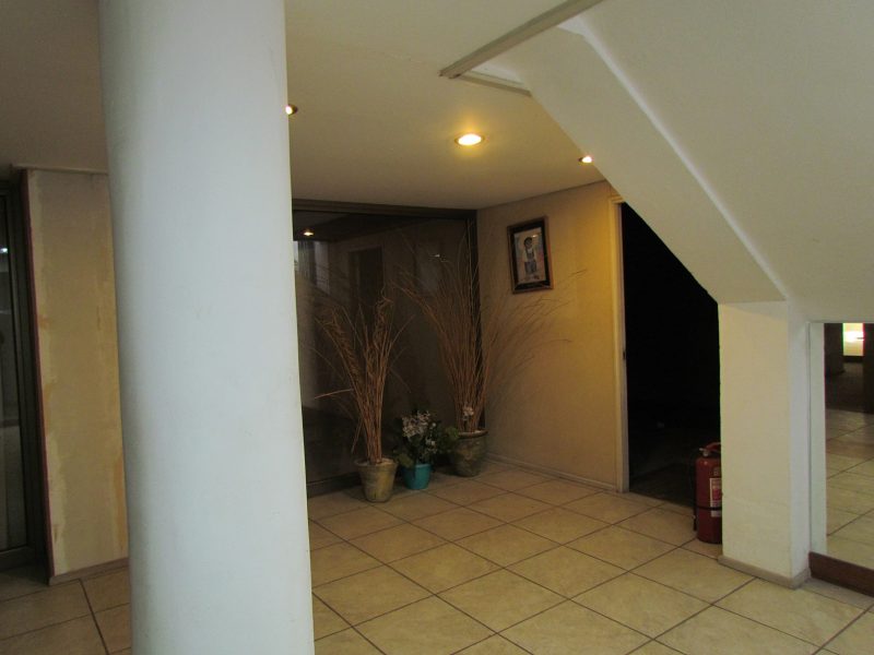 Edificio Comercial Completo