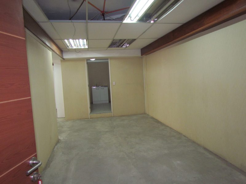 Edificio Comercial Completo