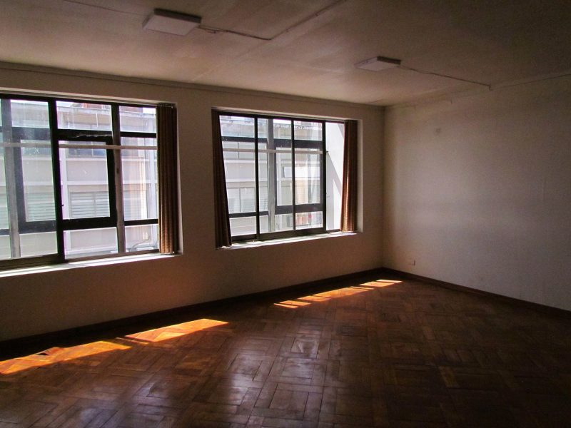 Edificio Comercial Completo