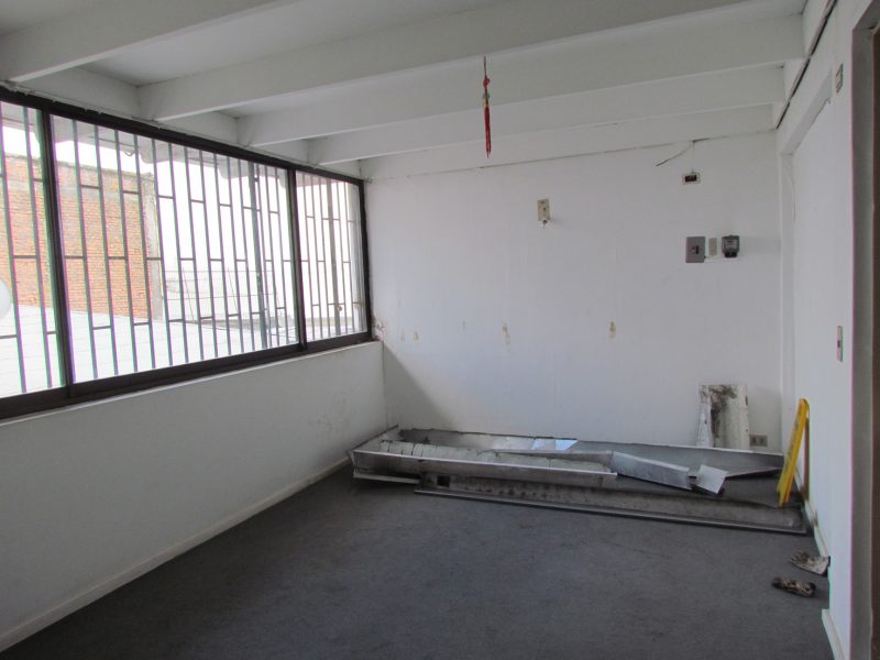 Edificio Comercial Completo